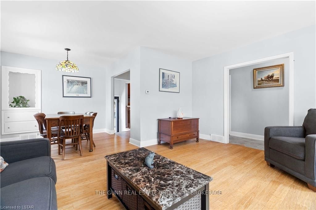 382 Colville Blvd