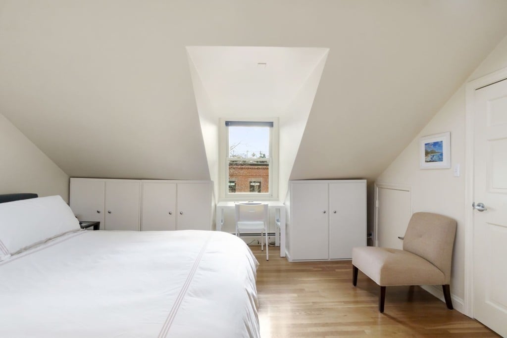 157 W Brookline St #4