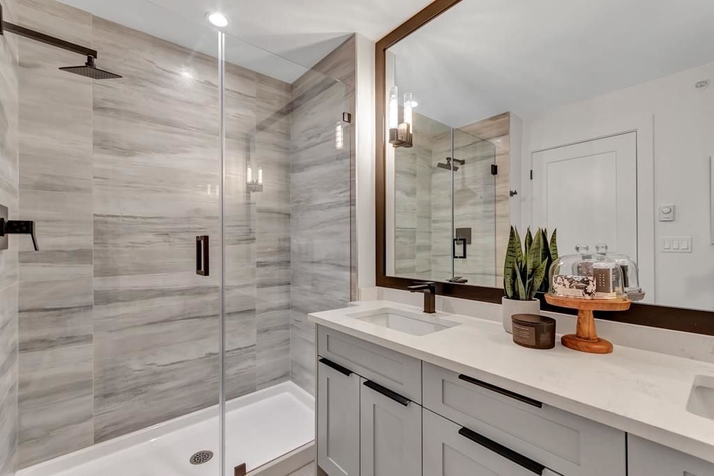 5476 Brydon Crescent, #4