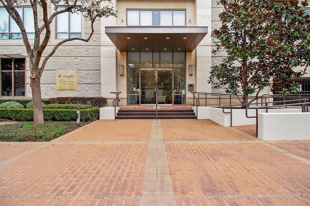 2211 Briarglen Dr, #804