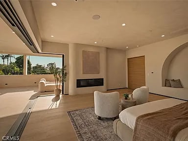 15450 Huston St