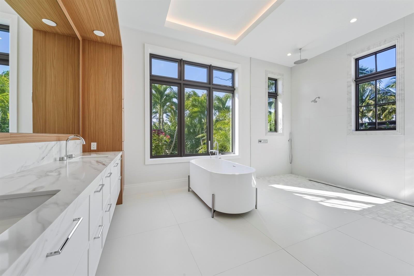 2442 Bay Circle