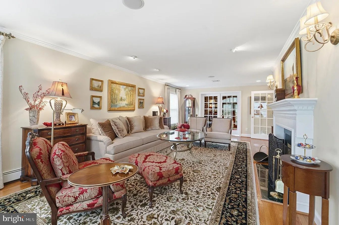 304 Chesapeake Dr