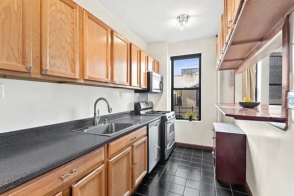 408 Saint Johns Place #6D