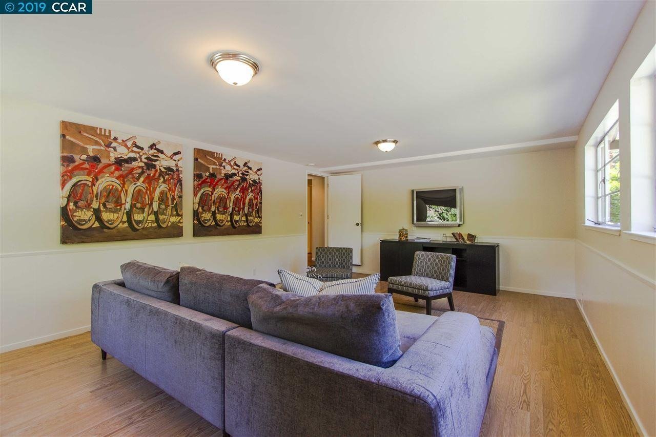 1061 Glen Ct