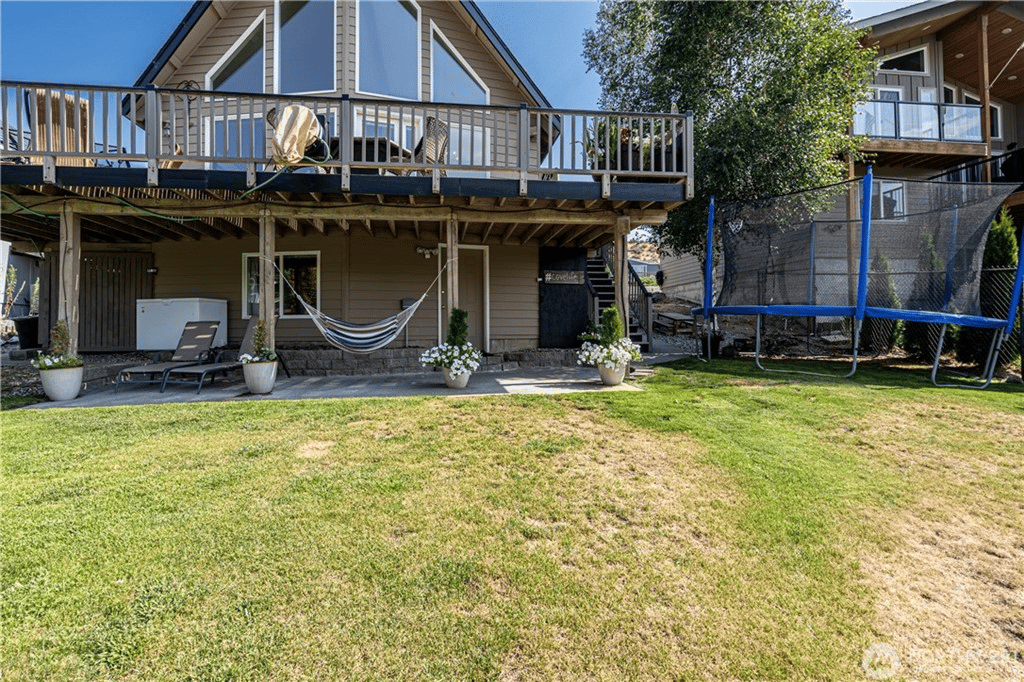 325 W Emerson Dr