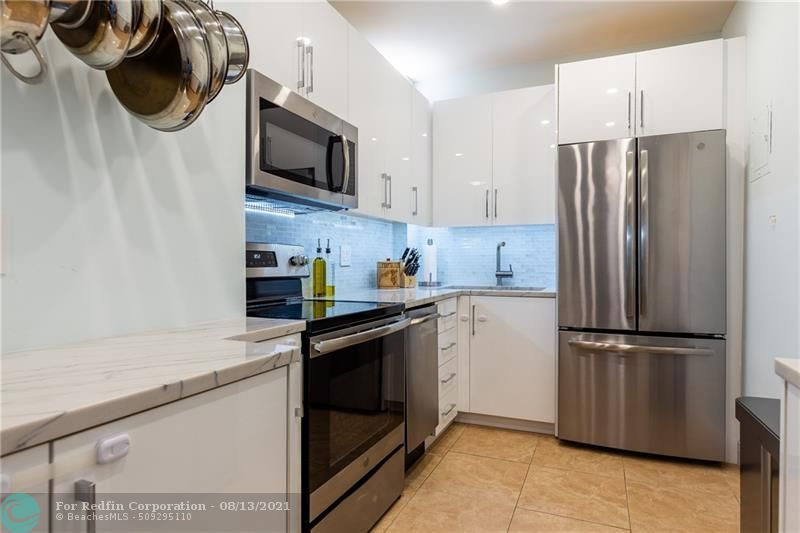 2424 SE 17th St Unit 106B