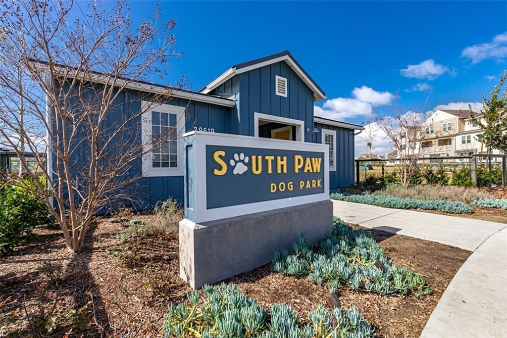 74 Promesa Ave