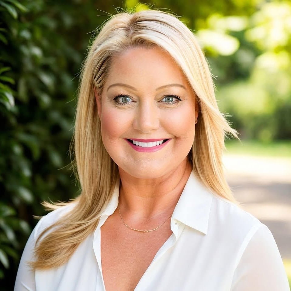 Andrea "Andi" Mantei Tampa, FL Real Estate Agent Headshot