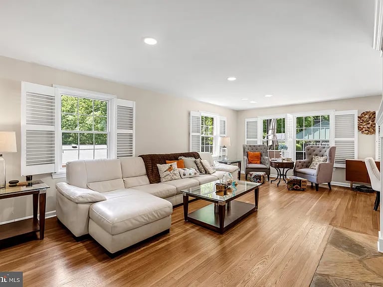3324 Parkside Ter