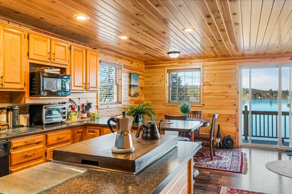 36 Worcester Way Lincoln, ME 04457