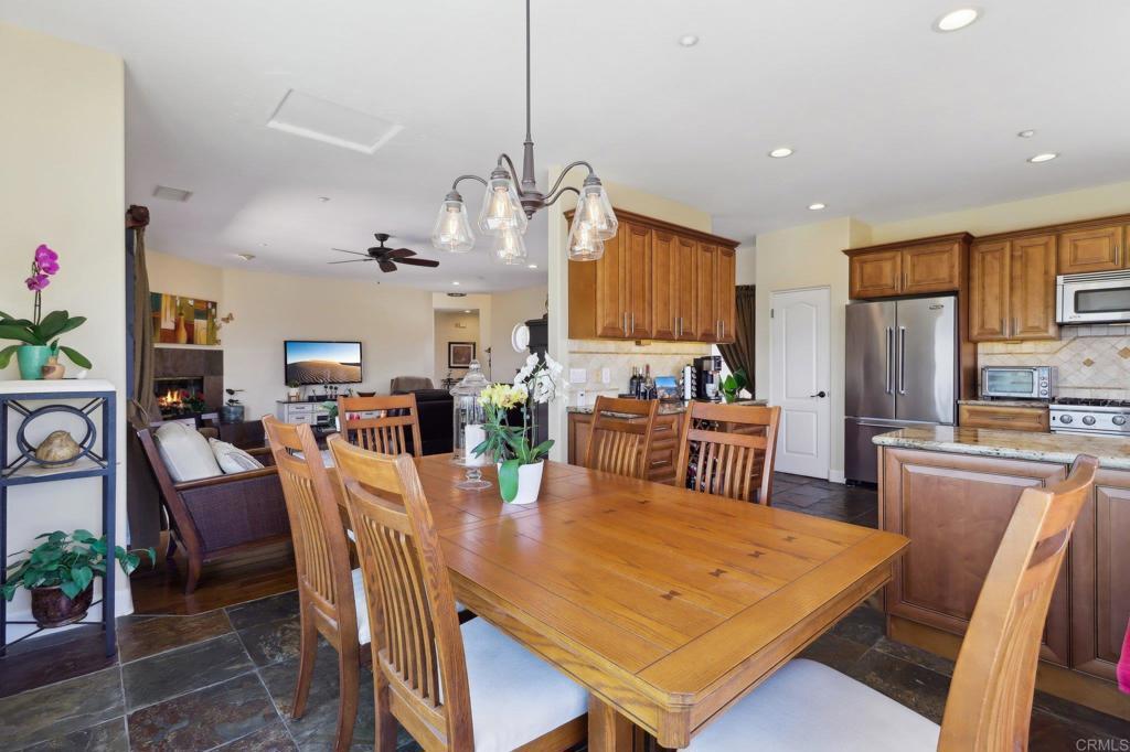 944 Rainbow Crest Rd
