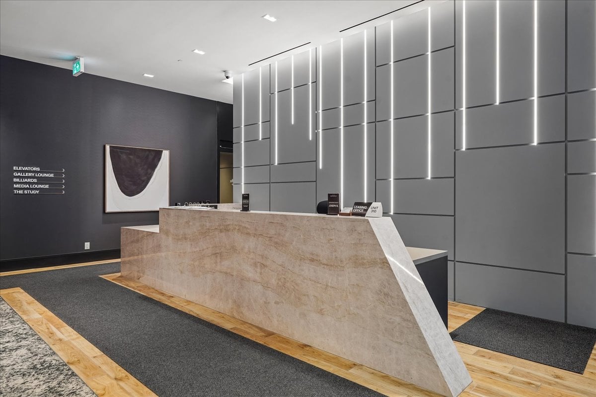 2-bedroom, 2-bathroom CORNER suite