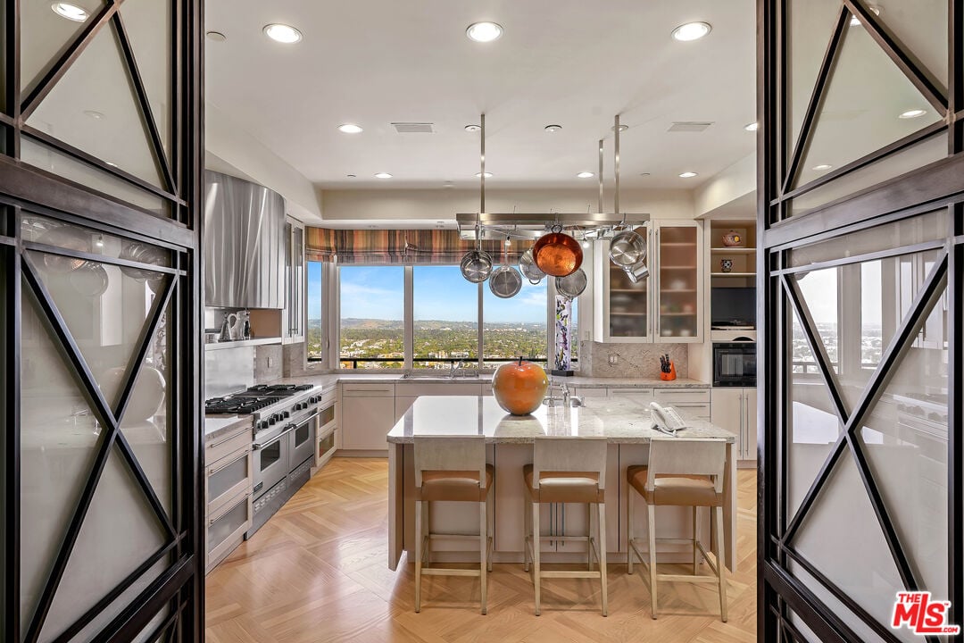 10601 Wilshire Blvd Unit: 20C