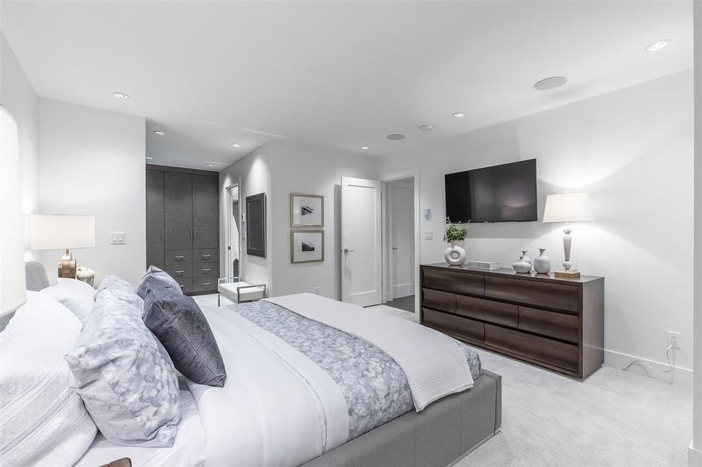 2242 Folkestone Wy, #21