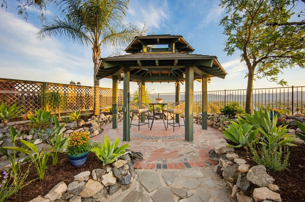 39912 Hillsboro Cir