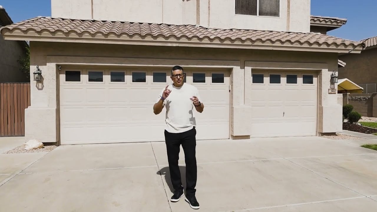 5 Bedroom 3 Bath Home in Sunny Gilbert AZ!