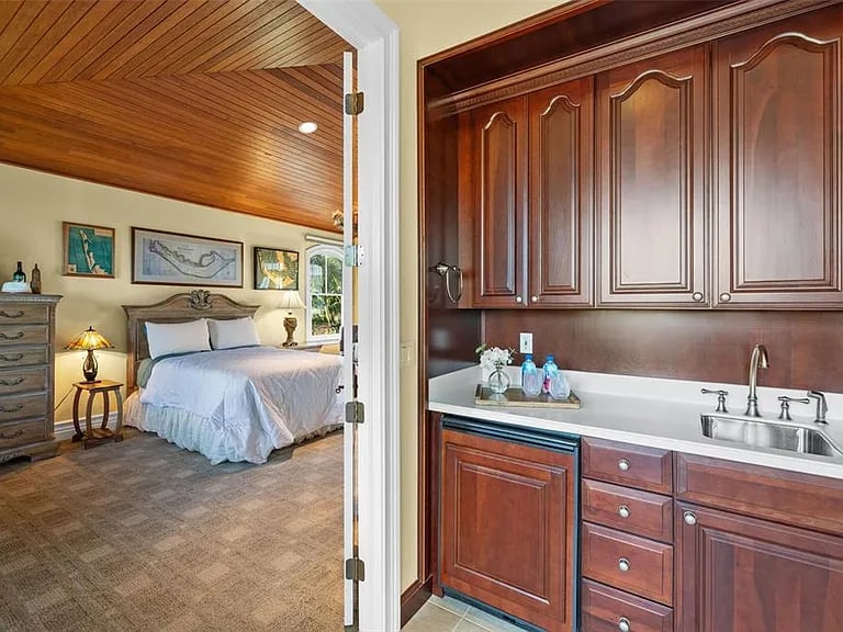 16475 Captiva Dr