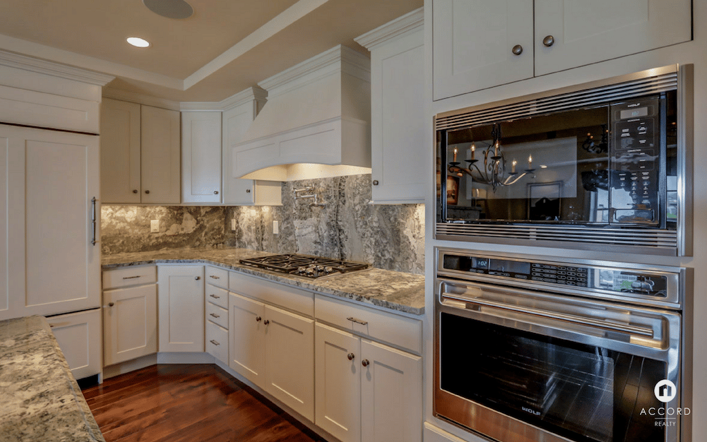 Exclusive Offering: Loraine Penthouse #1007