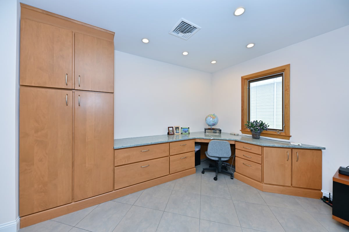 23 Spruce Pl
