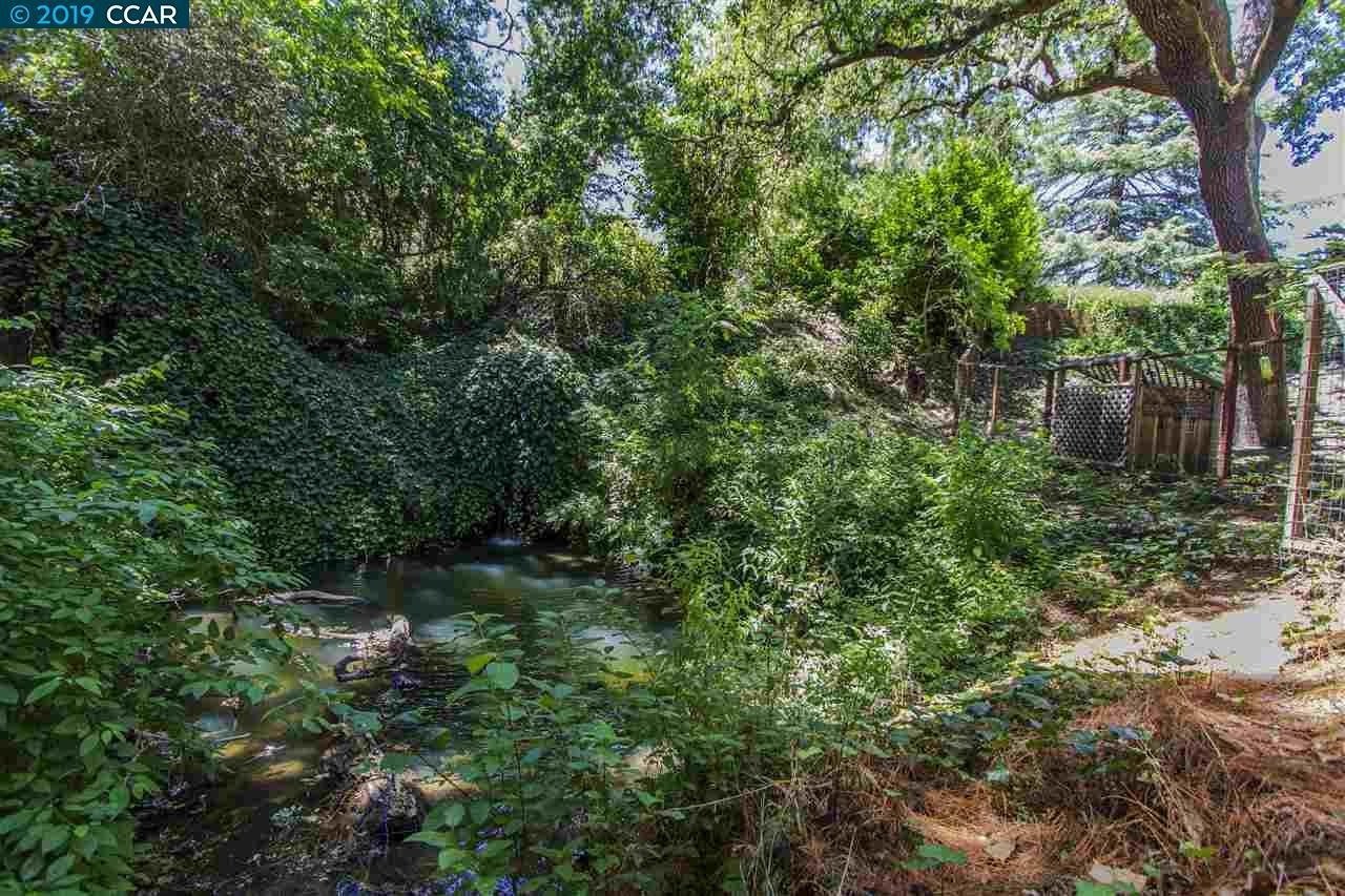 1061 Glen Ct
