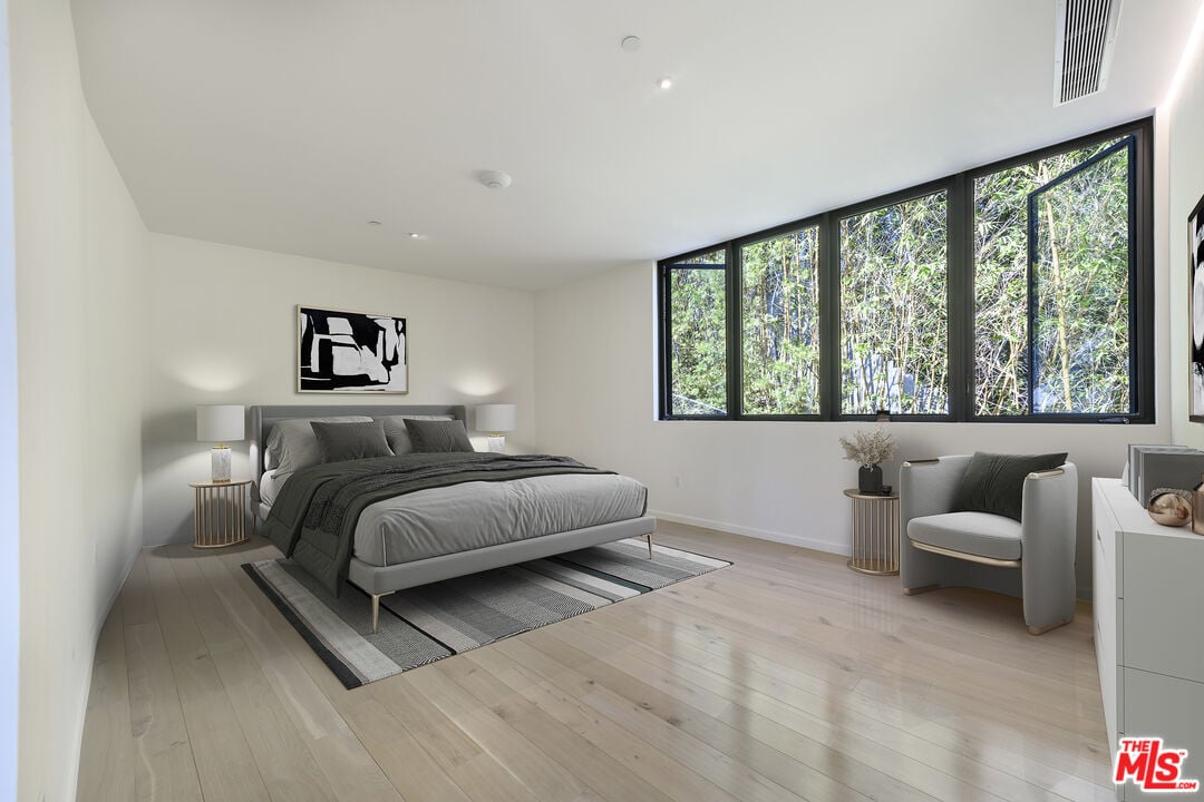 Pinnacle Manor, Willow Glen Rd, 90046