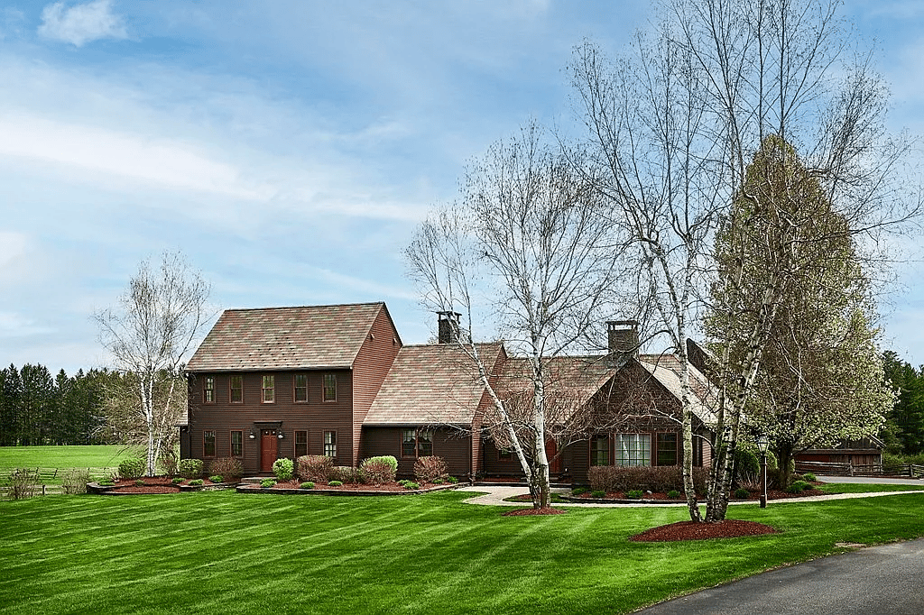 257 Leyden Rd
