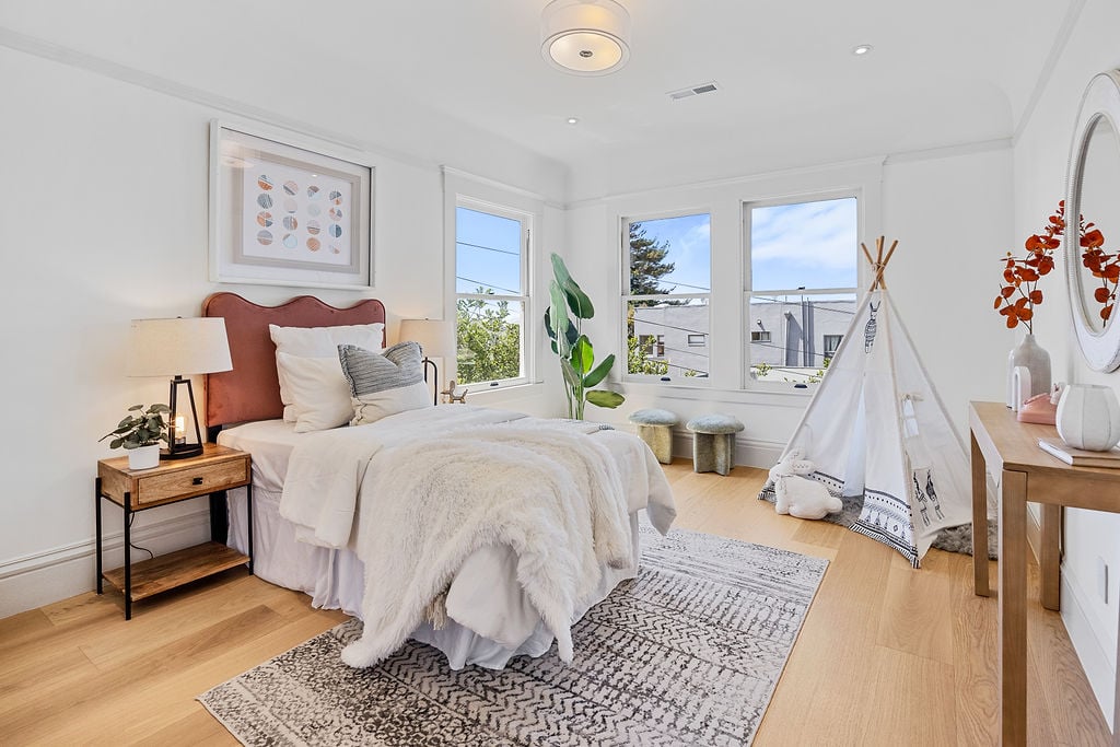 785 3rd Avenue · Photo 13