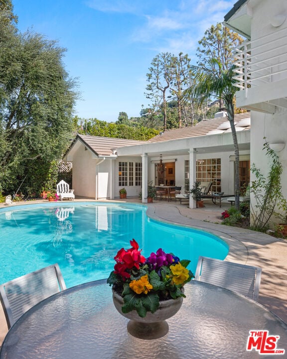 2247 COLDWATER CANYON DR