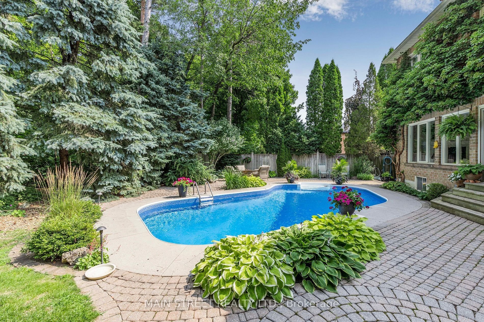 120 Willow Farm Lane, Aurora