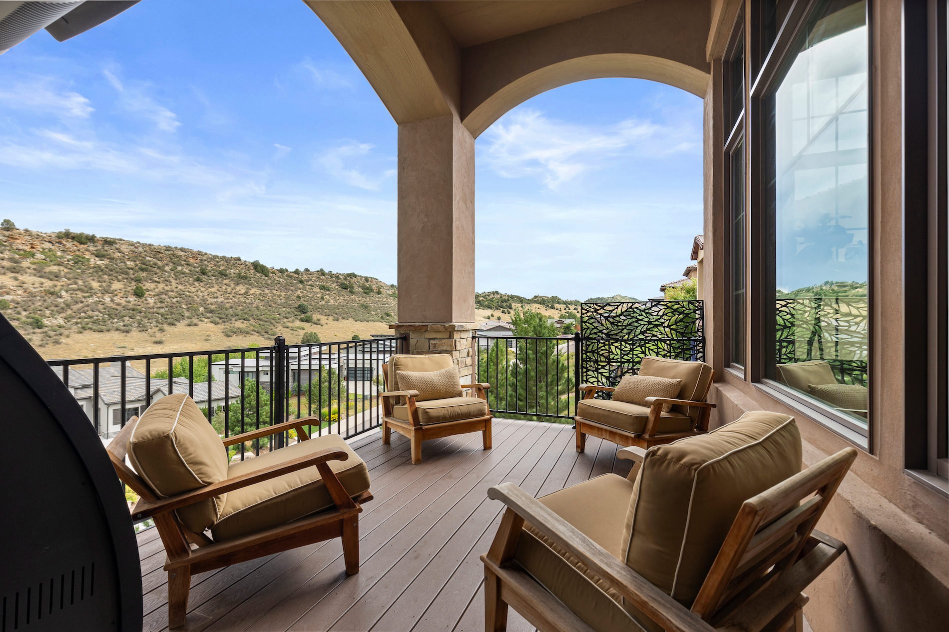 8122 Raphael Lane