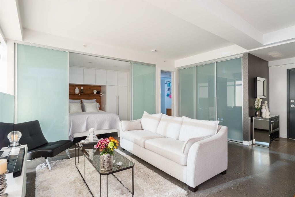 256 E 2nd Ave, #401