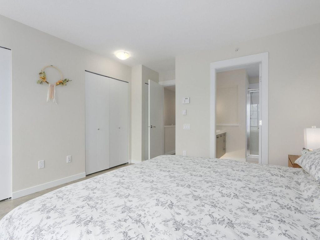 2423 Avon Pl, #5
