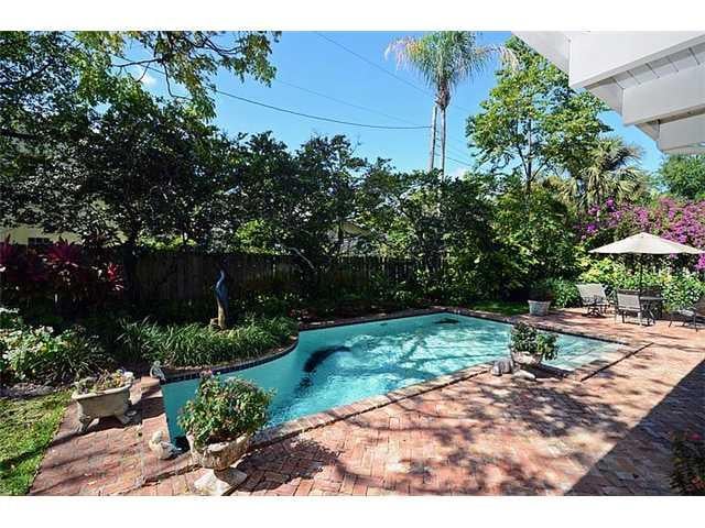 1124 SE 8th Street