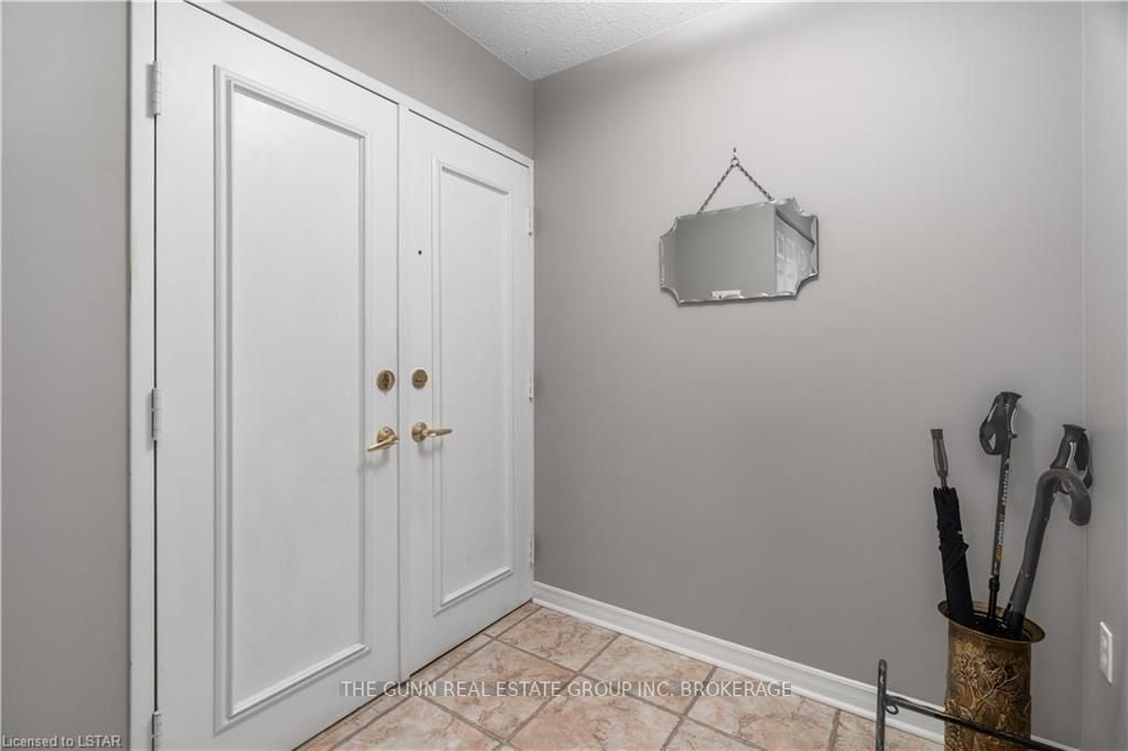 300 Everglade Cres 22