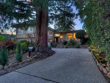 220 Frances Ln