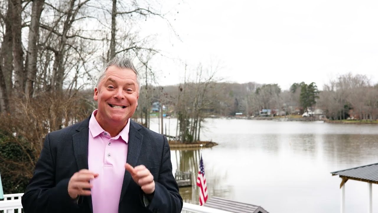 Buy a waterfront dream home for under $1M on High Rock Lake! 1742 Riverview Rd, Lexington, NC