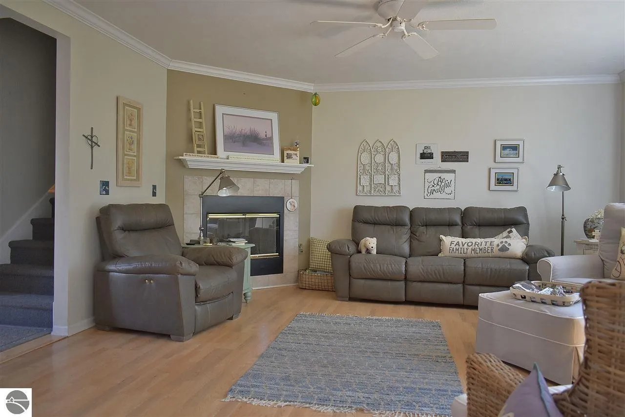 3965 Sherwood Forest Dr #16