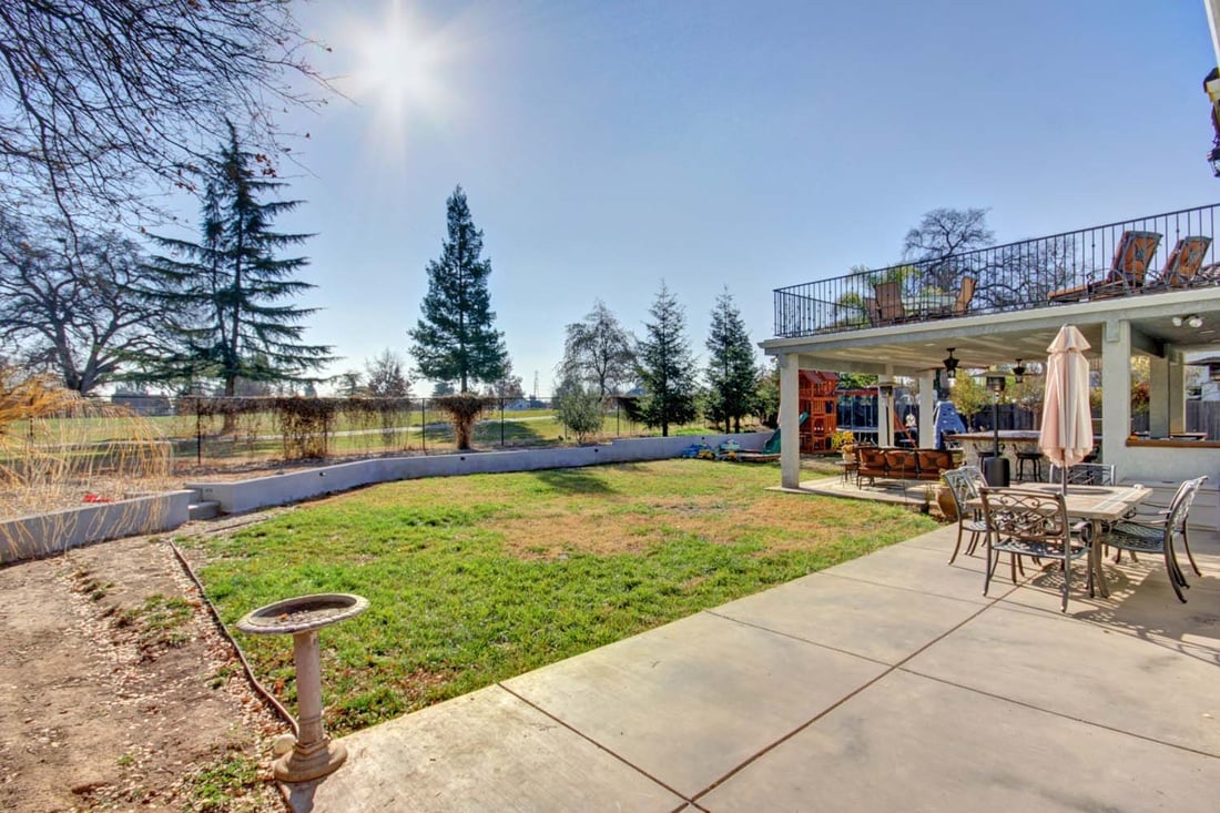 Gorgeous Gated Roseville Listing on 13th Hole at Diamond Oaks!