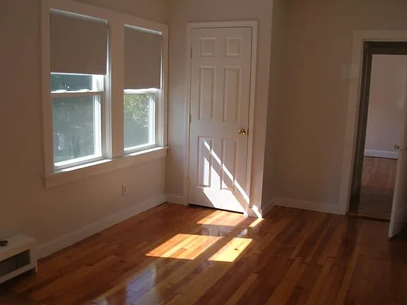 7 Rockville Ave