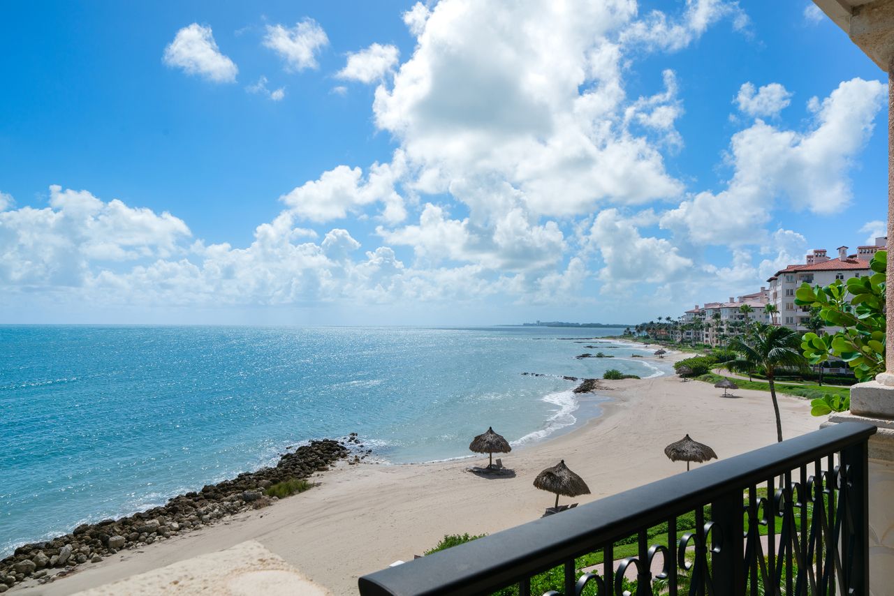 Perfect Oceanside Location on Fisher Island