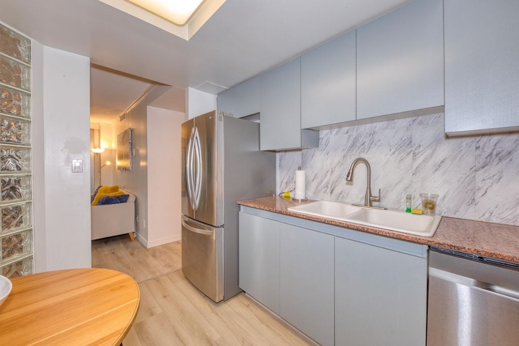 1050 Burrard St, #2303