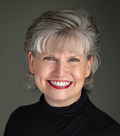 Mona Carter Bemidji, MN Real Estate Agent Headshot