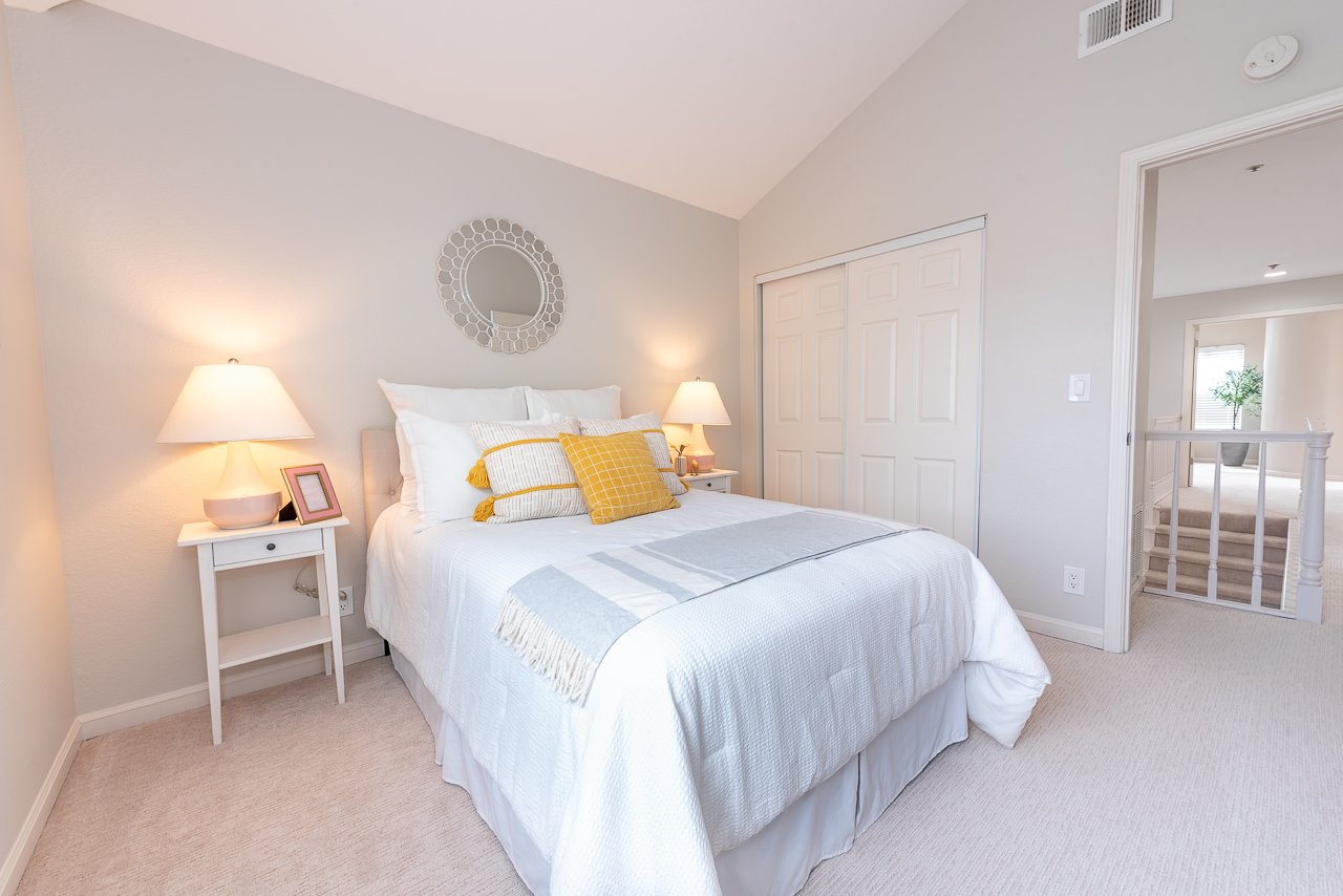 Meridien Court - Gated Community!