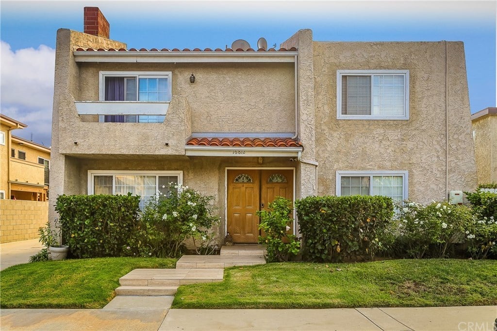 16812 Lynn Ln