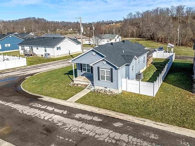 8 Bridgewood Dr