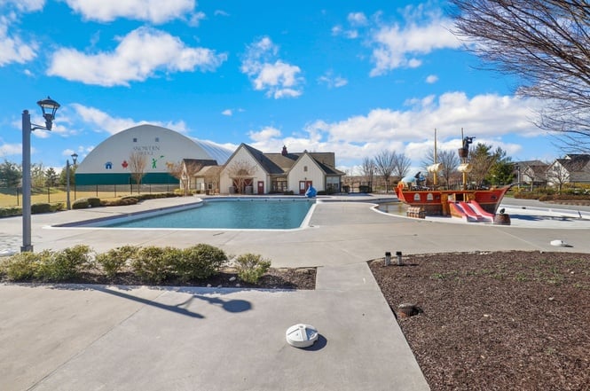 492 Parkland Dr
