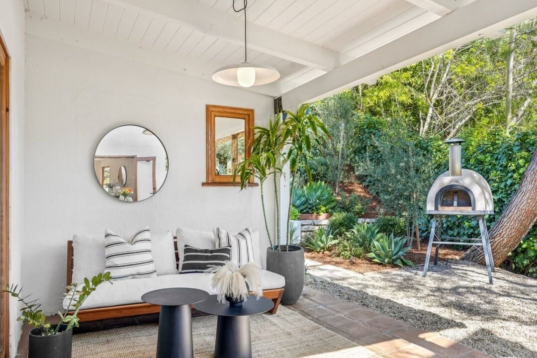 Sunset Crest Dr, 90046