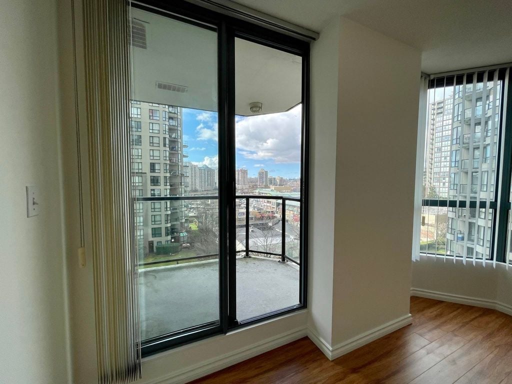 828 Agnes St, #605