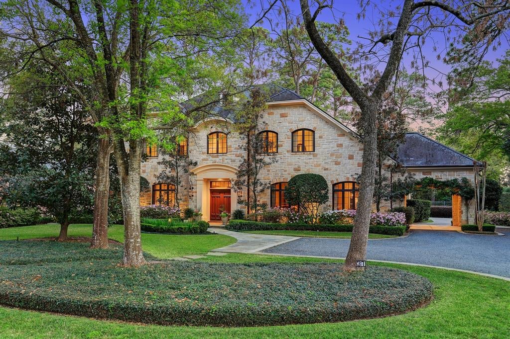 37 Saddlebrook Ln